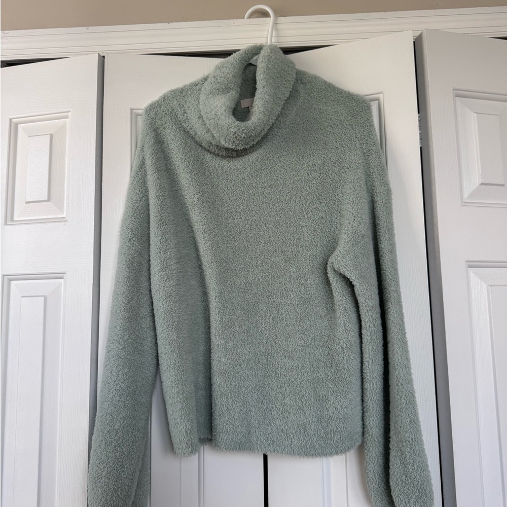 Cozy Green Turtleneck Sweater